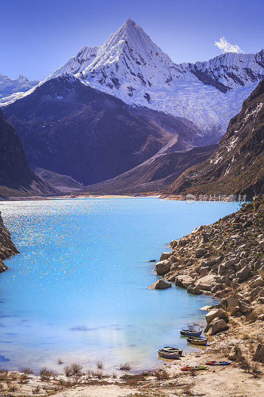 拉古纳帕隆(Paron lagoon)和斯诺佩带布兰卡的Cordillera——斯卡米什，秘鲁安第斯山脉